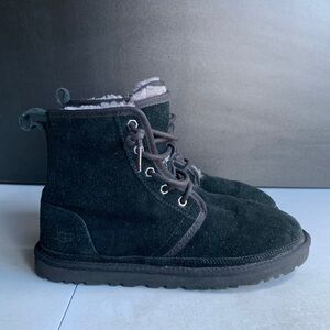 UGG‎ Harkley Ankle Boots Men’s Size 7 Black Suede Wool Lined Winter Lace Up